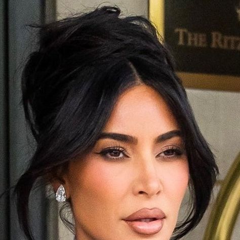 Messika on Instagram: "Last week, @kimkardashian sparkled in Messika High Jewelry pieces specially designed for her by @valeriemessika. She was spotted in New York wearing Messika custom made pear shaped diamond studs of 7 and 10 carats. Kim also attended the 2023 TIME 100 Gala wearing a custom made necklace / belt with a 17 carats pear shaped diamond, that she mixed with Messika High Jewelry rings. #Messika #MessikaHighJewelry #KimKardashian #DisruptingDiamonds" Messika High Jewelry Necklace, Messika High Jewelry, Time 100 Gala, Soft Jewelry, High Jewelry Ring, Jewelry Diamonds, Time 100, Pear Shaped Diamond, High Jewelry