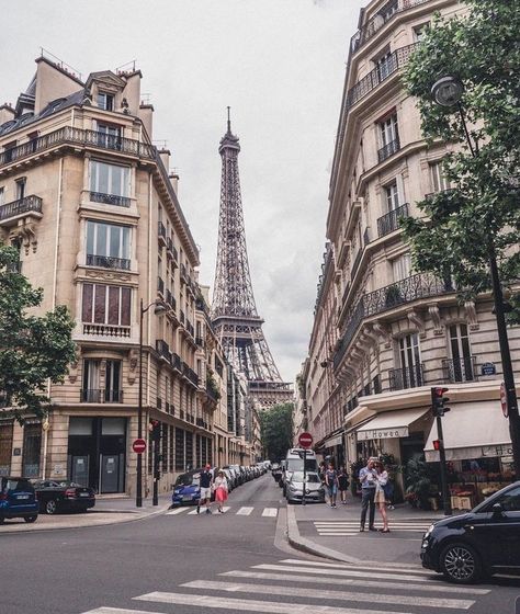 Jan 16, 2020 - “@caitrionambalfe and meeeeee...just not for Landcon....sorry to miss you...” Prancis Paris, Paris Streets, Eiffel Tower Photography, Paris Travel Photography, City Of Paris, Paris Dream, Paris Aesthetic, Paris Photography, Paris Photo