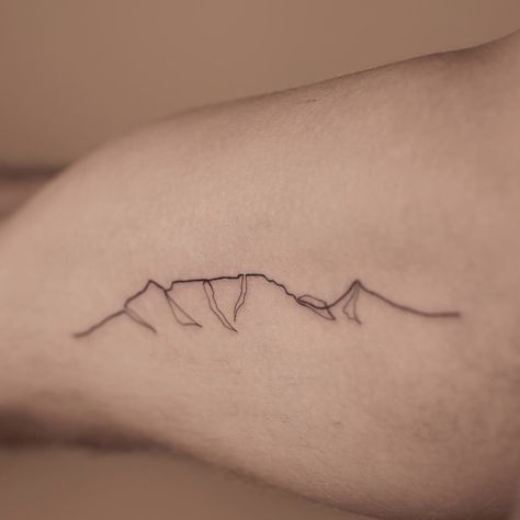 Table Mountain Tattoo, Cape Town Tattoo, Town Tattoo, Table Mountain Cape Town, Africa Tattoos, Mountain Tattoo, Table Mountain, Design Drawings, Simplistic Tattoos