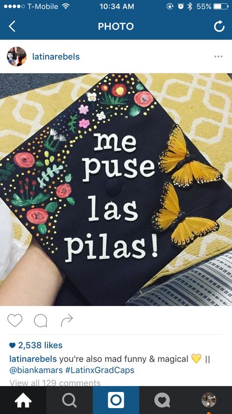 Me puse la pilas Mexican Graduation, Funny Graduation Caps, Creative Graduation Caps, College Grad Cap Ideas, Grad Cap Decorated, Graduation Cap Decoration Diy, High School Graduation Cap, College Graduation Cap Decoration, Grad Cap Designs