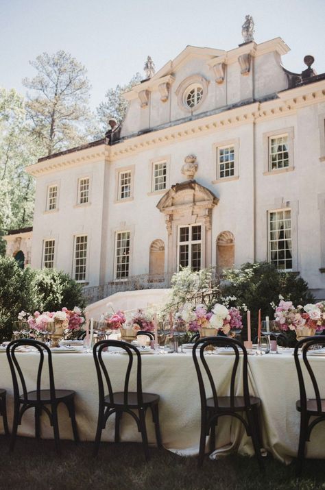 The Beauty of The Swan House By Love, Jackie Weddings | Modern wedding photographer | based in Connecticut, New England | Compelling Stories and moments. The Swan House and Gardens, located in Atlanta, Georgia, are iconic landmarks that serve as popular wedding venues. The Swan House, a historic mansion built in the 1920s, offers a timeless backdrop for elegant weddings. Discover more! The Swan House, The Swan House wedding, wedding venue inspiration, Atlanta wedding venue, Atlanta wedding Wedding Venue Atlanta, Swan House Atlanta, Luxury Event Decor, The Swan House, Swan House Wedding, Cheap Wedding Centerpieces, Atlanta Wedding Venues, Venue Inspiration, Swan House