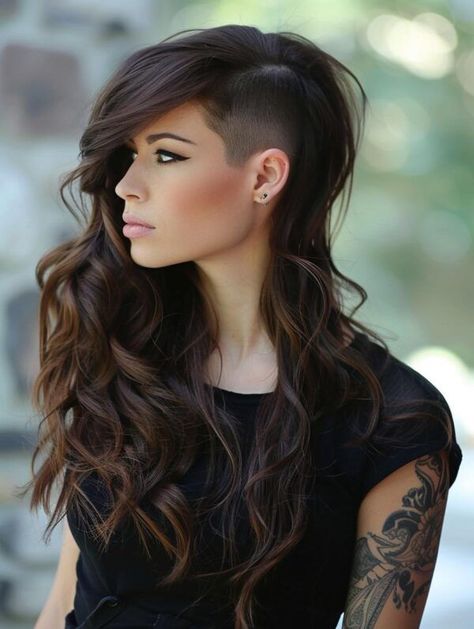 The Shaved Hair style trend's popularity is driven by its edgy and bold look, seen as attractive and a symbol of self-confidence. Hidden Undercut Long Hair, Half Shaved Hair Long, Side Shaved Hairstyles Long Hair, Side Shaved Hairstyles, Female Undercut Long Hair, One Side Shaved Hairstyles, Undercut Ideas, Olivia Hair, Long Hair Shaved Sides