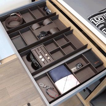 Wardrobe Organiser Ideas, Organiser Ideas, Wardrobe Organiser, Organiser Son Dressing, Accessories Wardrobe, Dressing Room Closet, Furniture Fittings, Dream Closet Design, Walk In Closet Design