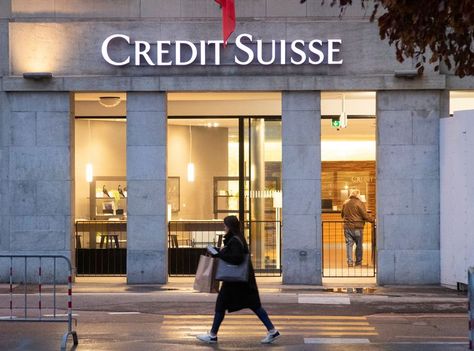 FILE PHOTO: Logo of Swiss bank Credit Suisse is seen in Bern Swiss Bank, St. Gallen, Credit Suisse, Investment Banking, Financial Markets, Financial Institutions, Business News, Daily News, Zurich