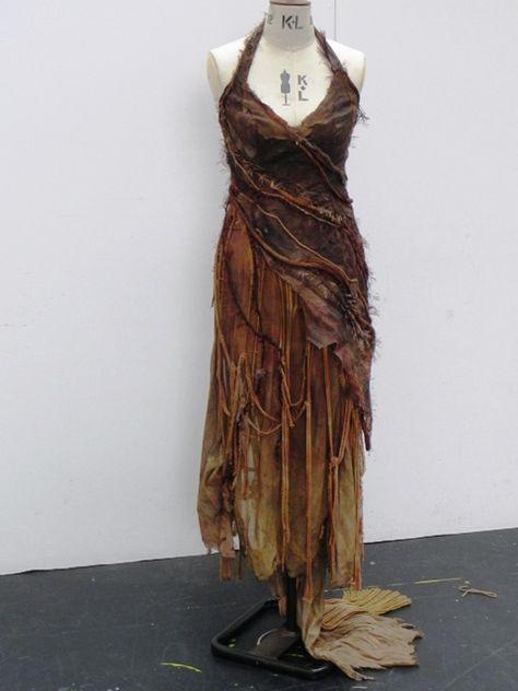 Costume Design for Hecate - Macbeth witches | The Tragedie of Macbeth | Pinterest | Macbeth Witches, Costume Design and Witches Witches Dress, Vampire Fairy, Dragon Game Of Thrones, Woodland Witch, Fantasy Garb, Tree Dress, Diy Kostüm, Golden Dragon, Fairy Clothes