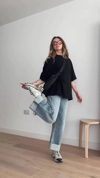 Solomon Outfit Woman, Salomon Outfit Woman, Solomon Outfit, Solomon Shoes Outfit, Salomon Outfit, Mary Jane Outfit, Chloe Hayward, Study Outfit, Boyish Outfits