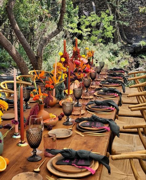 Day Of The Dead Table Setting, Fall Mexican Wedding, Thanksgiving Decorations For Kids, Thanksgiving Decor Outdoor, Outdoor Thanksgiving Decorations, Thanksgiving Decorations Ideas, Thanksgiving Decoration Ideas, Thanksgiving Decorating Ideas, Thanksgiving Decorations Table Setting