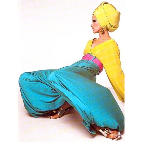 Pucci 1960s, Pucci Vintage, Fashion 1960s, Sixties Fashion, 1970s Fashion, 1960s Fashion, Moda Vintage, 60s Fashion, Turbans