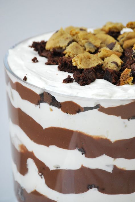 Chocolate Chip Cookie Brownie Trifle_-6 Trifles Desserts, Cookie Trifle, Bowl Desserts, Trifle Bowl Recipes, Trifle Cake, Chocolate Chip Cookie Brownies, Trifle Dessert Recipes, Brownie Trifle, Cookie Brownie