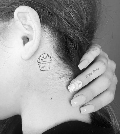 Black And White Cupcake Tattoo, Tiny Cupcake Tattoo, Muffin Tattoo, Cupcake Tattoo Designs, Bear Oc, Cupcake Tattoo, Black And White Cupcakes, Tricep Tattoos, Candy Tattoo