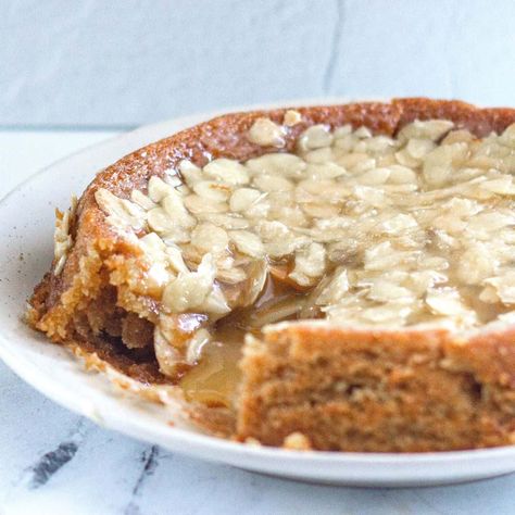 How to Make Vegan Swedish Almond Cake Mjuk Toscakaka Vegan Swedish Recipes, Swedish Almond Cake, Vegan Spread, Plant Based Desserts, Vegan Cakes, White Chocolate Cookies, Scandinavian Food, Caramel Topping, Almond Cake