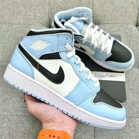 Nike Air Jordan 1 Mid White Ice Blue Shoes These Shoes Come With Youth Size 5.5 Youth = Women’s 7 (Last) Brand New With Original Box 100% Authentic Classic & Retro Style Ship In 24 Hrs All Sales Final. 100% Authentic #Nike #Airjordan #Retro #Streetwear #Sneaker Streamer Outfits, Air Jordan 1 Mid White, Jordan 1 Mid White, Nike Shoes Girls, Preppy Shoes, All Nike Shoes, Nike Air Jordan 1 Mid, Nike Shoes Jordans, Cute Nike Shoes