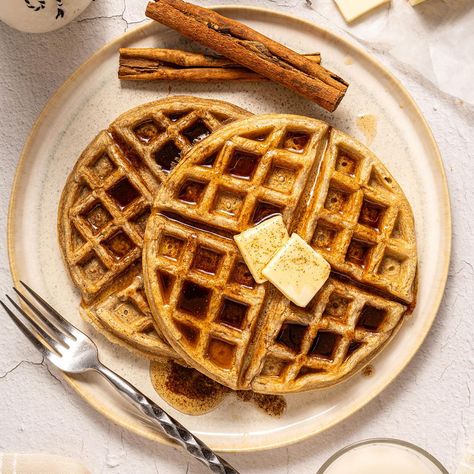 Cinnamon Waffles Cinnamon Bun Waffles, Waffles From Scratch, Waffles Aesthetic, Apple Waffles, Cinnamon Waffles, Fluffy Waffles, Easy Morning, Honey Butter, Cinnamon Vanilla