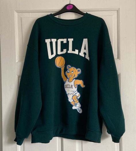 Los Angeles Shirt, Ucla Sweatshirt, California Los Angeles, Bruins Logo, Ucla Bruins, Football Sweatshirt, Logo Sweatshirt, University Of California, Vintage Shirt