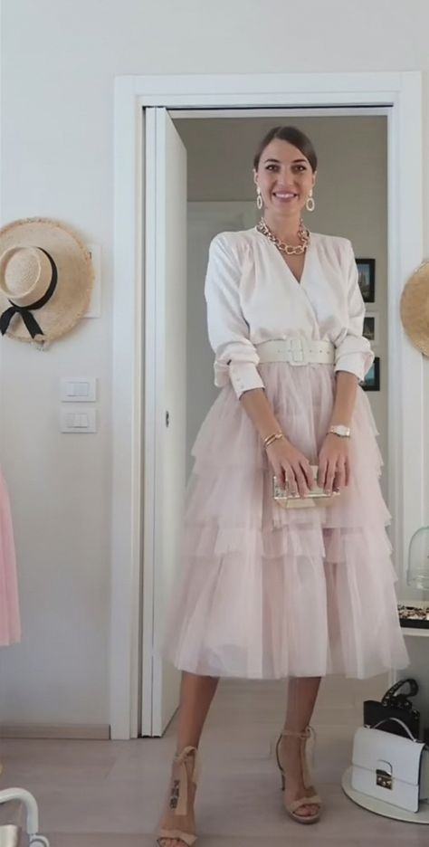 Tulle Skirt Cocktail Outfit, Pink Tutu Skirt Outfit, Tulle Midi Skirt Outfit, Elegant Cocktail Dress Party, Pink Outfits Ideas, Blush Tulle Skirt, Grey Tulle Skirt, Tutu Skirt Outfit, Tulle Skirts Outfit