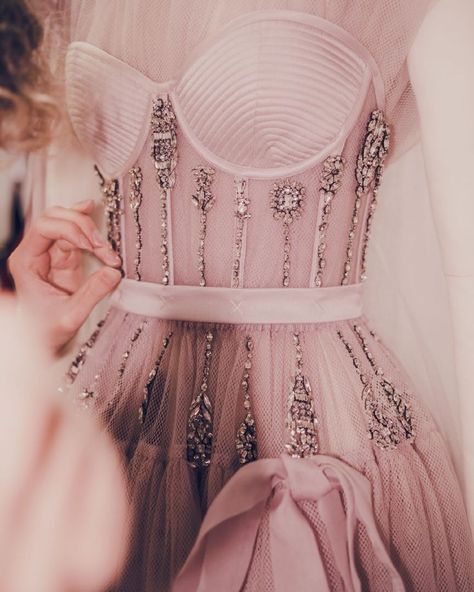 Pink Corset Dress, Dress With Ribbon, Alexander Mcqueen Dresses, Pink Corset, Looks Party, Art Dress, Fashion Images, Fashion Line, Corset Dress