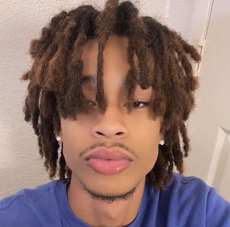 Guys With Dreads, Attractive Black Men, Dread Styles, Cute Dreads, Dark Skin Boys, Short Locs Hairstyles, Dreads Styles, Black Men Hairstyles, Cute Black Guys