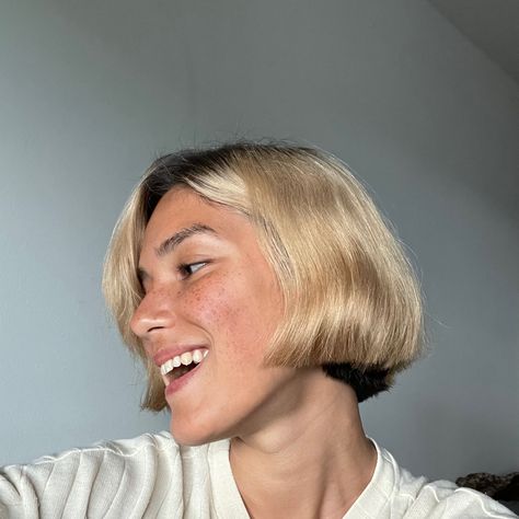 Parisian Haircut, French Bob Blonde, Blonde French Bob, Parisian Bob, French Blonde, Bob Blonde, French Bob, Short Blonde, Blonde Bobs