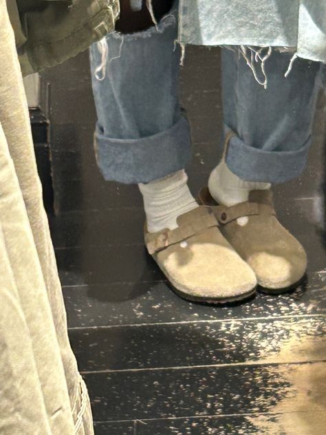 Suede Boston Birkenstock Clogs Birkenstock Clogs Taupe, Birk Clogs, Grey Birkenstocks, Boston Birks, Mules Outfits, Lil Flip, Birkenstock Fashion, Fur Aesthetic, Boston Birkenstock