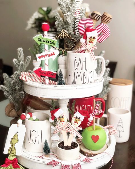 Christmas Hot Coco Tier Tray, Grinch Tiered Tray Decor, Grinch Tiered Tray Ideas, Grinch Coffee Bar, Grinch Tiered Tray, Christmas Cocoa, Grinch Christmas Party, Xmas Table, Tray Decor Christmas