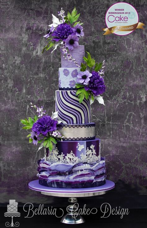 Entry For Wedding, Cake International, Bolo Minnie, Purple Wedding Cakes, Fantasy Cake, White Cakes, Purple Cakes, Amazing Wedding Cakes, Gorgeous Wedding Cake