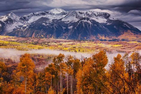 Colorado in November: Everything You Need to Know - Roundtript Colorado In November, Naruto Shippuden The Movie, Arapahoe Basin, Steamboat Springs Colorado, Colorado Fall, Shingle Colors, Visit Colorado, Card Creative, Glenwood Springs