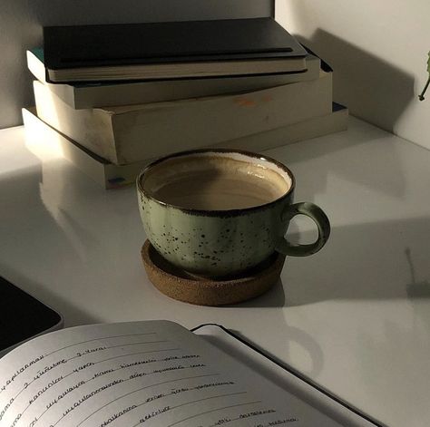 Mug Aesthetic, Cozy Mug, Always Tired, Coffee Obsession, Academia Aesthetic, Coffee And Books, Food Cooking, Coffee Love, Green Aesthetic