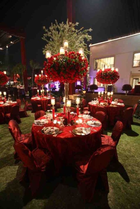 Red Quinceanera Ideas Decor, Red Quince Decorations, Rose Theme Wedding, Modern Red Wedding, Red Theme Wedding, Red Wedding Decor, Green Quinceanera Theme, Red Quinceanera Ideas, Red Events