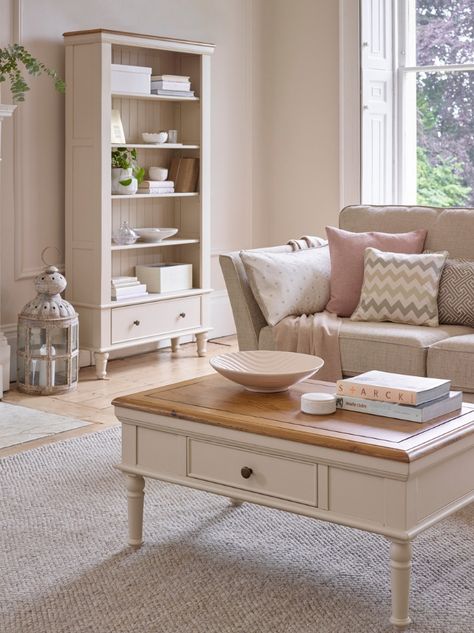 With spring not too far away, delicate colours are starting to reappear in nature and, when it comes to interiors, pastels are always a choice that works well with this time of year. Here's how you do pastels for grown ups. #OakFurnitureland #pastellivingroom #blushlivingroom #blushaesthetic #blushpinklivingroom #peachyaesthetic American Style Furniture, White And Oak Living Room Furniture, Light Oak Furniture Living Rooms, White Oak Furniture Living Room, Small Apartment Dining Room, Oak Furniture Living Room, Pastel Living Room, Oak Furniture Land, Pastel Home