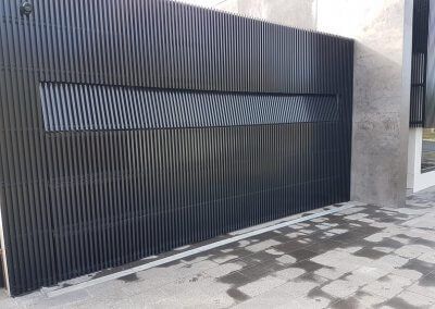 Slatted Garage Door, Garage Doors With Open Slats Residential, Residential Roll Up Garage Door, Carport Storage, Electric Roller Garage Doors, Industrial Garage Door, Garage Doors Roll Up Steel, Extension Exterior, Build Garage