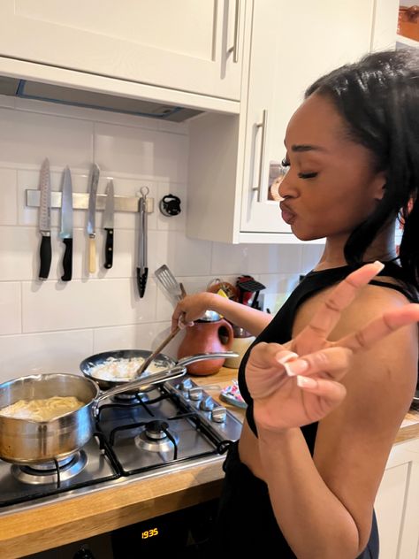 Baking Black Woman, Cooking Aesthetic Girl Black, Vision Board Black Woman Cooking, Black Girls Cooking Aesthetic, Healthy Eating Black Women, Black Women Cooking Aesthetic, Baking Aesthetic Black Women, Pics For Vision Board Black Women, Cooking Aesthetic Black Women