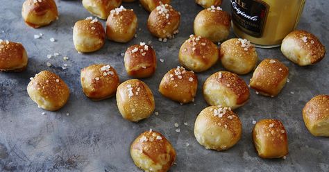 Pretzel Bites Recipe, Pretzel Bites Recipes, Soft Pretzel Recipe, King Food, Pretzels Recipe, Dough Ingredients, King Arthur Flour, Soft Pretzels, Holiday Appetizers