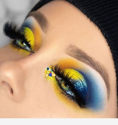 Makeup For Winter, Easy Eyeshadow, Make Up Kits, Yellow Eye Makeup, Yellow Makeup, Make Up Tutorials, Rave Makeup, Hooded Eye Makeup, Beautiful Eye Makeup