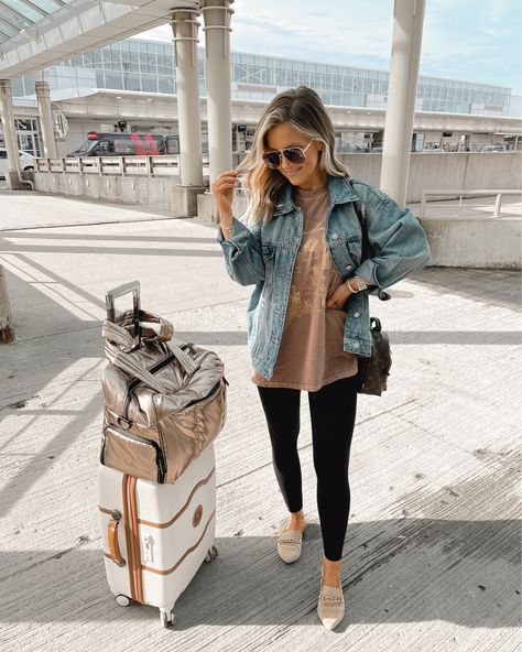 Arizona Travel Outfits, Travel Outfits Fall, Almost Ready Blog, Amanda West, Fall Travel Outfit, Happy Sunday Friends, Sunday Friends, Jeans With Heels, Spring Break Outfit