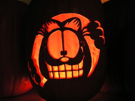 Garfield | Now on facebook: facebook.com/pumpkinwayne | PumpkinWayne | Flickr Garfield Halloween, Funny Pumpkin Carvings, Creative Pumpkin Painting, Cute Pumpkin Carving, Pumkin Carving, Halloween Pumpkin Carving Stencils, Creative Pumpkin Carving, Amazing Pumpkin Carving, Pumpkin Carving Designs