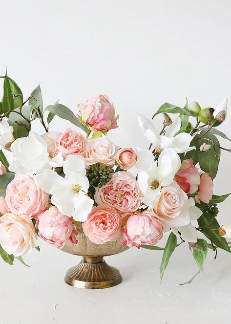 Vintage Wedding Centerpieces, Silk Wedding Bouquets, Reception Centerpieces, Floral Arrangements Diy, Silk Flowers Wedding, Real Touch Flowers, Vintage Wedding Decorations, English Rose, Arte Floral