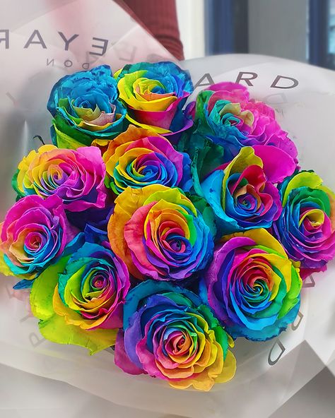 Amaze them with a display of dazzling colour! Our rainbow roses are a truly unique gift 🌈 https://www.appleyardflowers.com/rainbow-roses-16812 Rainbow Roses Aesthetic, Rainbow Rose Bouquet, Rainbow Flower Bouquet, Roses Rainbow, Sienna Wedding, Rainbow Bouquet, Congratulations Flowers, Roses Bouquet Gift, Carnation Bouquet