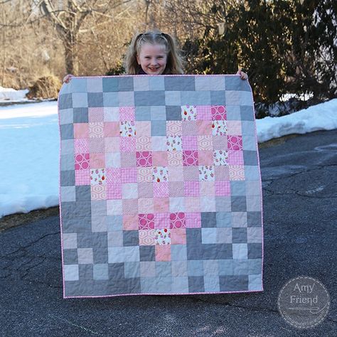 Heart Baby Quilt, Amy Friend, Baby Clothes Quilt, Heart Quilt Pattern, Baby Patchwork Quilt, Modern Baby Quilt, Patchwork Heart, Baby Quilt Patterns, Childrens Quilts