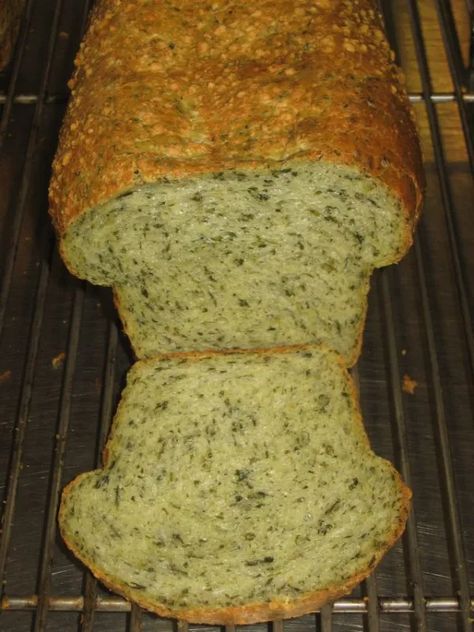 >Spinach-Parmesan Bread (pictures and a recipe) | Urban Simplicty Bread Pictures, Bread Baking Recipes, Homemade Garlic Bread Recipe, Recipe For Bread, Spinach Parmesan, Parmesan Bread, Homemade Garlic Bread, Garlic Bread Recipe, Yeast Bread Recipes