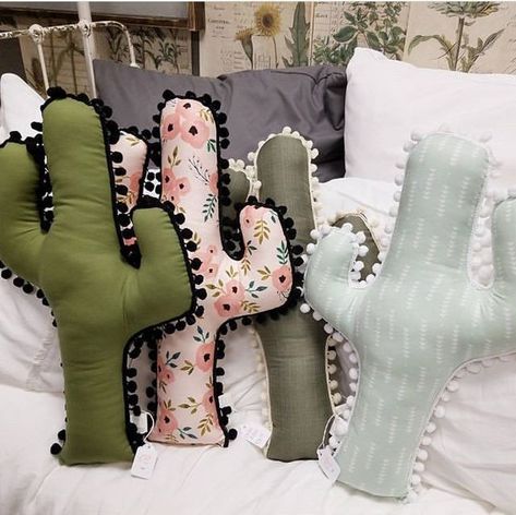 Seriously Y'all,  these are the cutest cactus 🌵 pillows. Just give me one of each already. I mean... Throw pillows are the adult version of… Cactus Cushion, Handmade Stuffed Toys, Cactus Pillow, Cactus Art, Funky Junk, Crafts For Girls, In The Meantime, Diy Pillows, Craft Sale