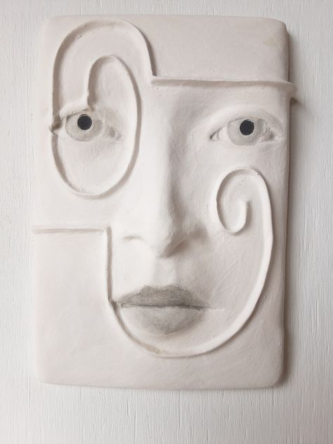 Minimal-wall-sculpture-louise-fulton-sculpture Ceramic Face, Abstract Tile, Slab Ceramics, Organic Sculpture, Beginner Pottery, Wheel Thrown Ceramics, Sculpture Art Clay, Air Dry Clay Projects, Clay Diy Projects