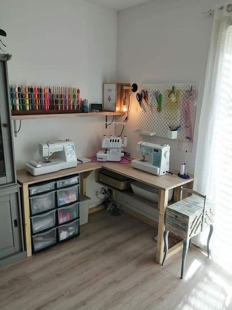 Sewing Room Inspiration, Sewing Room Design, Diy Dining Room, Sewing Room Decor, Warm Home Decor, Craft Room Design, Sewing Room Organization, Casa Vintage, التصميم الخارجي للمنزل