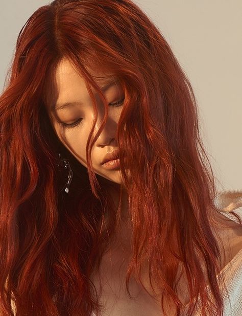 hoyeon jung pics on Twitter: "hoyeon jung by jordan walczak… " Asian Red Hair, Red Orange Hair, Cheveux Oranges, Hoyeon Jung, Red Hair Inspo, Long Red Hair, Beachy Waves, Dye My Hair, Long Red