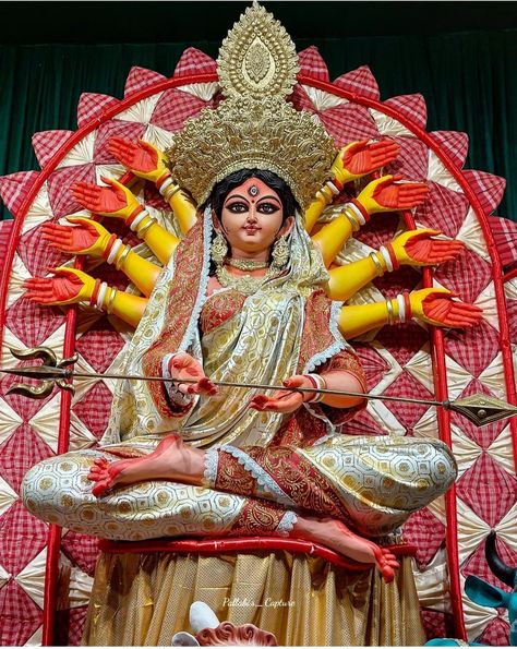 Ma Durga Wallpaper, Puja Decoration At Home, Durga Puja Theme, Durga Wallpaper, Mahisasur Mardini, Maa Paintings, Durga Puja Pandal Decoration, Puja Pandal Decoration, Saraswati Picture