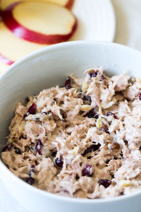 Craisin Walnut Tuna Salad on Apple Slices Cranberry Walnut Salad, Miracle Whip, Eat Salad, Good Healthy Snacks, Light Lunch, Tuna Salad, Healthy Dishes, Apple Slices, High Protein Recipes