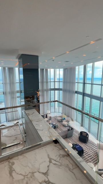 Penthouse Apartment Ocean View, Luxury Apartment Miami, Penthouse Apartment Miami, Miami Luxury Apartment, Miami Penthouse Aesthetic, Miami Penthouse Luxury Condo, Beautiful Apartments Interior, Penthouse Luxury Bedroom, Hotel Penthouse Suite