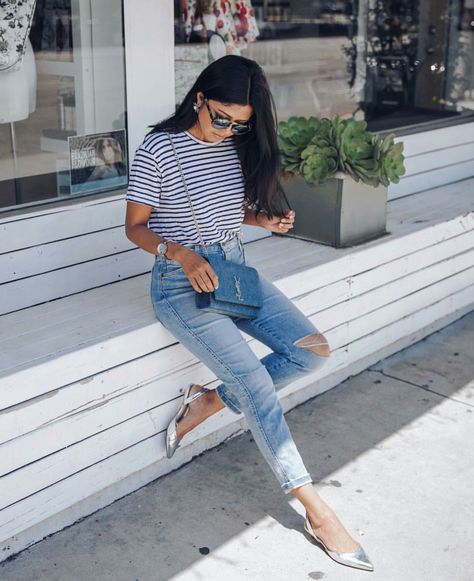 Beautiful Outfit (@walkinwonderland) Light Blue Flats Outfit, Silver Flats Outfit Work, Silver Flat Shoes Outfit, Silver Shoes Outfit Casual, Silver Flats Outfit, Silver Shoes Outfit, Minimalist Dressing, Miami Summer, Look Office