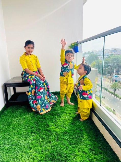 Combo Dresses For Family, Brother And Sister Dresses Indian, Brother Sister Combo Dress Indian, Brother Sister Dress Combination, Kalamkari Family Outfits, Brother And Sister Combo Dress, Baby Boy And Dad, Boy Dresses, Boys Dresses