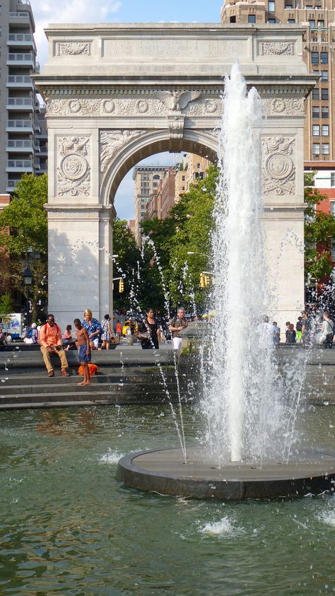 Water fountain and arch (designed by Stanford White)  in Washington Square Park , NEW YORK CITY Washington Square Arch, Nyc Billboard, Washington Square Park Nyc, Stanford White, Washington Park, New York Pictures, I Love Nyc, Nyc Park, Washington Square Park