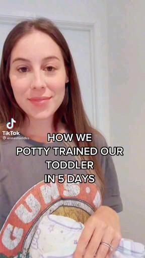 Uppfostra Barn, Parenting Hacks Baby, How To Potty Train, Toddler Hacks, Toddler Potty, Newborn Baby Tips, Potty Train, Potty Training Tips, Baby Life Hacks